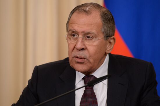 Russian Foreign Minister Sergei Lavrov and his Philippine counterpart Perfecto Yasay meet in Moscow