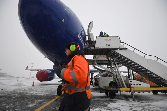 Russian Post's airplanes presented
