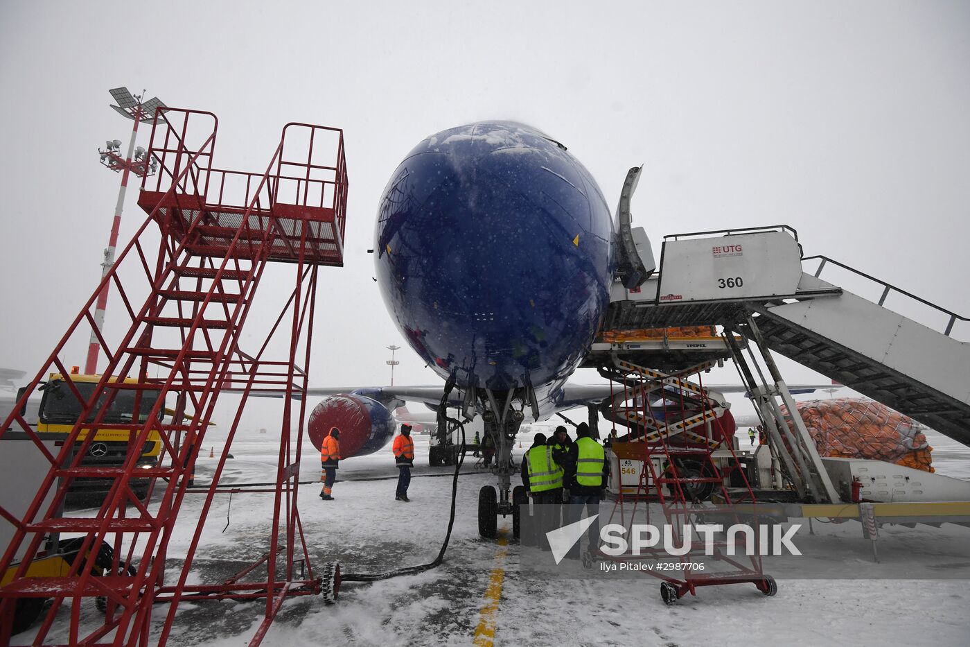 Russian Post's airplanes presented