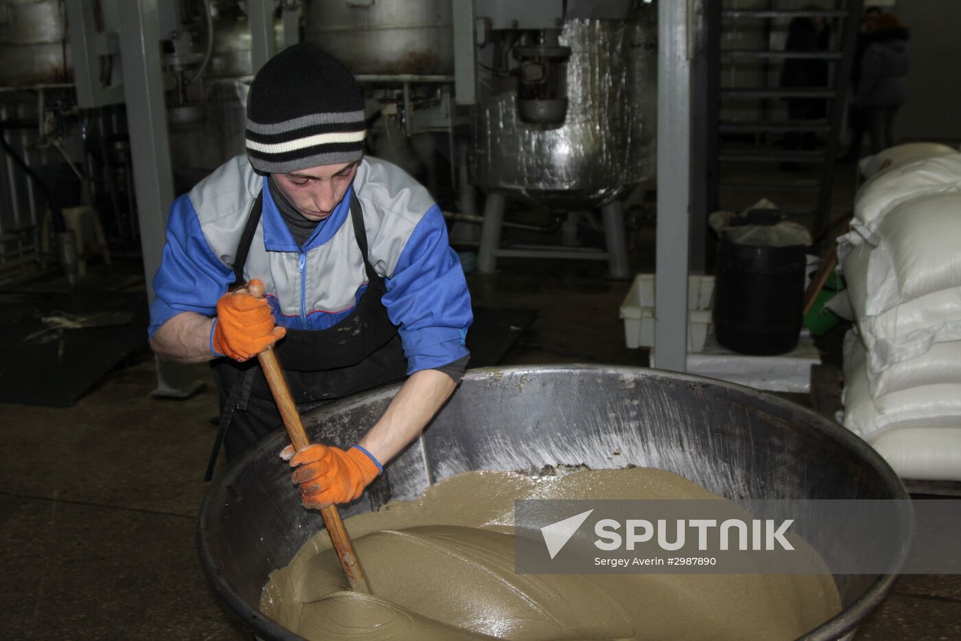 Opening halvah-produciton shop in Donetsk