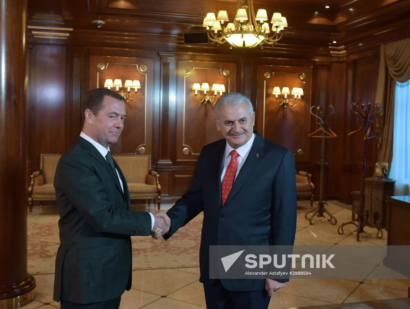 Prime Minister Medvedev meets with Turkish PM Yildirim