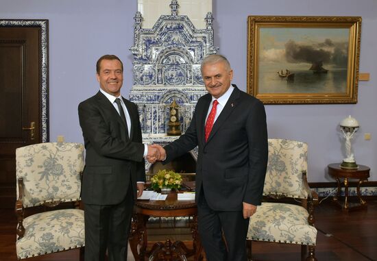 Prime Minister Medvedev meets with Turkish PM Yildirim