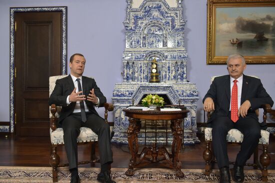 Prime Minister Medvedev meets with Turkish PM Yildirim
