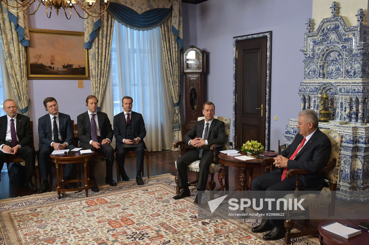 Russian Prime Minister Dmitry Medvedev meets with Turkish Prime Minister Binali Yildirim