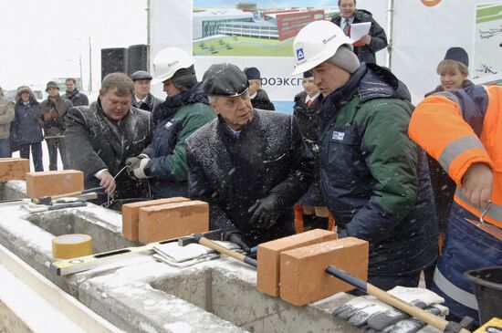 Boris Gromov during laying of foundation of Sheremetevo-3 Airport