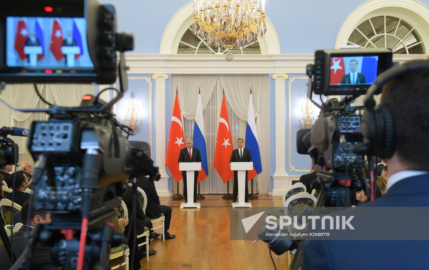 Russian Prime Minister Dmitry Medvedev meets with Turkish Prime Minister Binali Yildirim