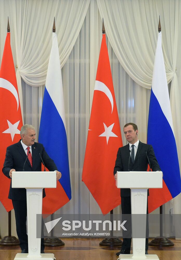 Russian Prime Minister Dmitry Medvedev meets with Turkish Prime Minister Binali Yildirim