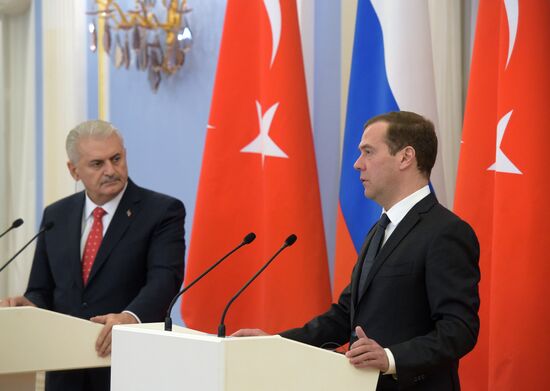 Russian Prime Minister Dmitry Medvedev meets with Turkish Prime Minister Binali Yildirim