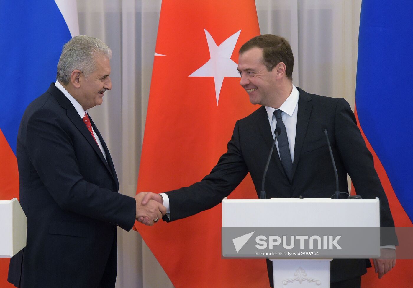 Russian Prime Minister Dmitry Medvedev meets with Turkish Prime Minister Binali Yildirim
