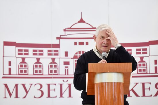 Moscow gala match marks 70th anniversary of Russian ice hockey