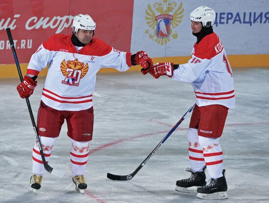 Moscow gala match marks 70th anniversary of Russian ice hockey