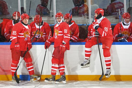 Moscow gala match marks 70th anniversary of Russian ice hockey