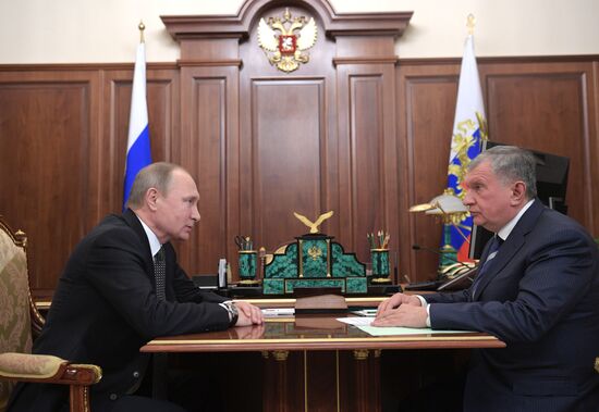 Vladimir Putin meets with Rosneft CEO Igor Sechin