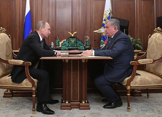 Vladimir Putin meets with Rosneft CEO Igor Sechin