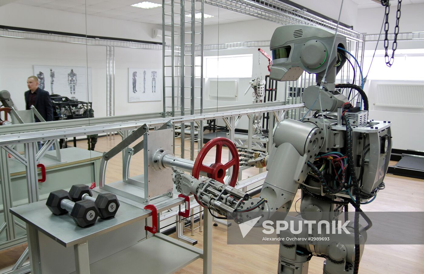 Testing FEDOR antropomorphic rescue robot