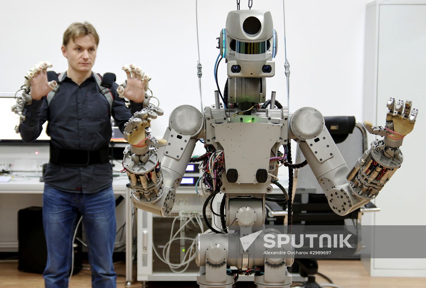Testing FEDOR antropomorphic rescue robot