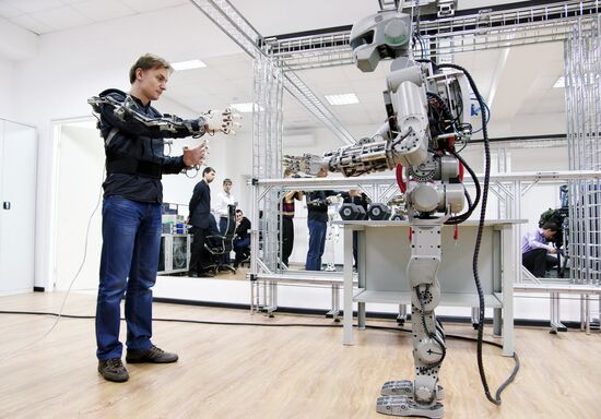 Testing FEDOR antropomorphic rescue robot