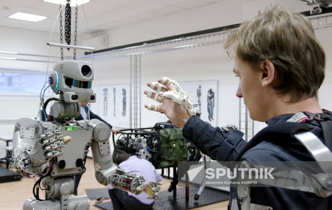 Testing FEDOR antropomorphic rescue robot