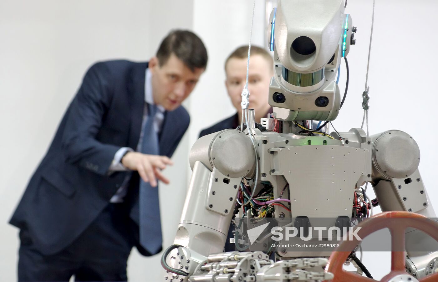 Testing FEDOR antropomorphic rescue robot