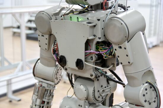 Testing FEDOR antropomorphic rescue robot