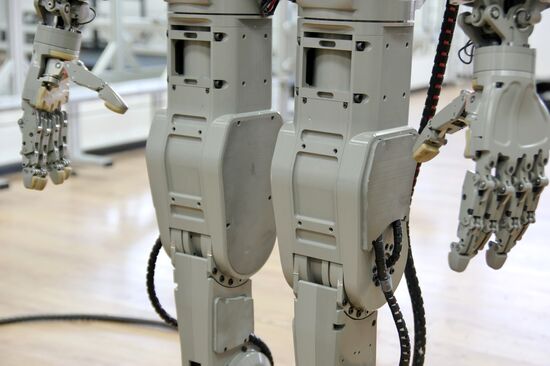 Testing FEDOR antropomorphic rescue robot