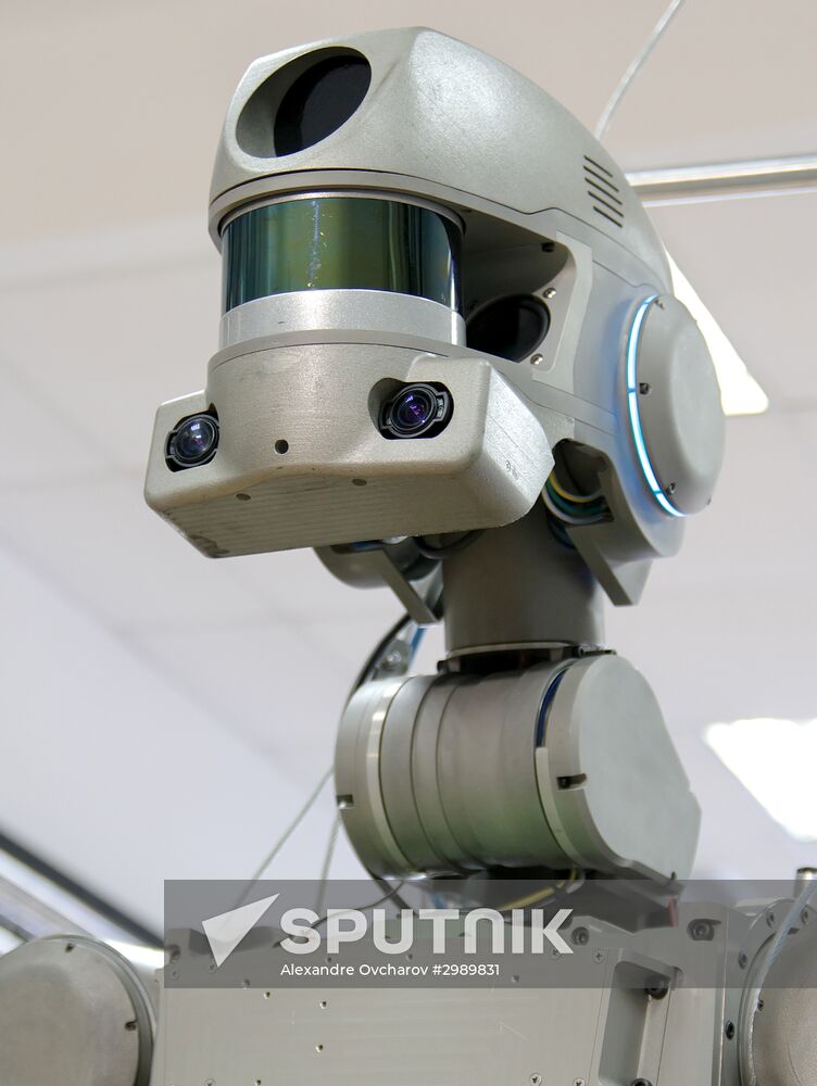Testing FEDOR antropomorphic rescue robot