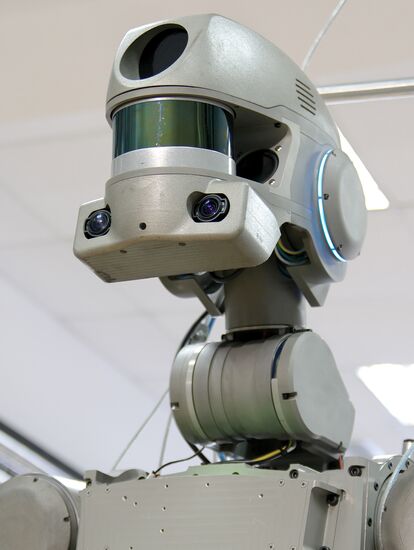 Testing FEDOR antropomorphic rescue robot