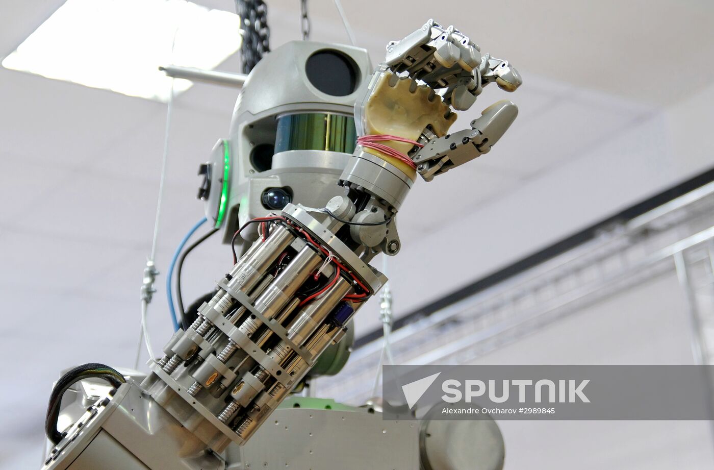 Testing FEDOR antropomorphic rescue robot