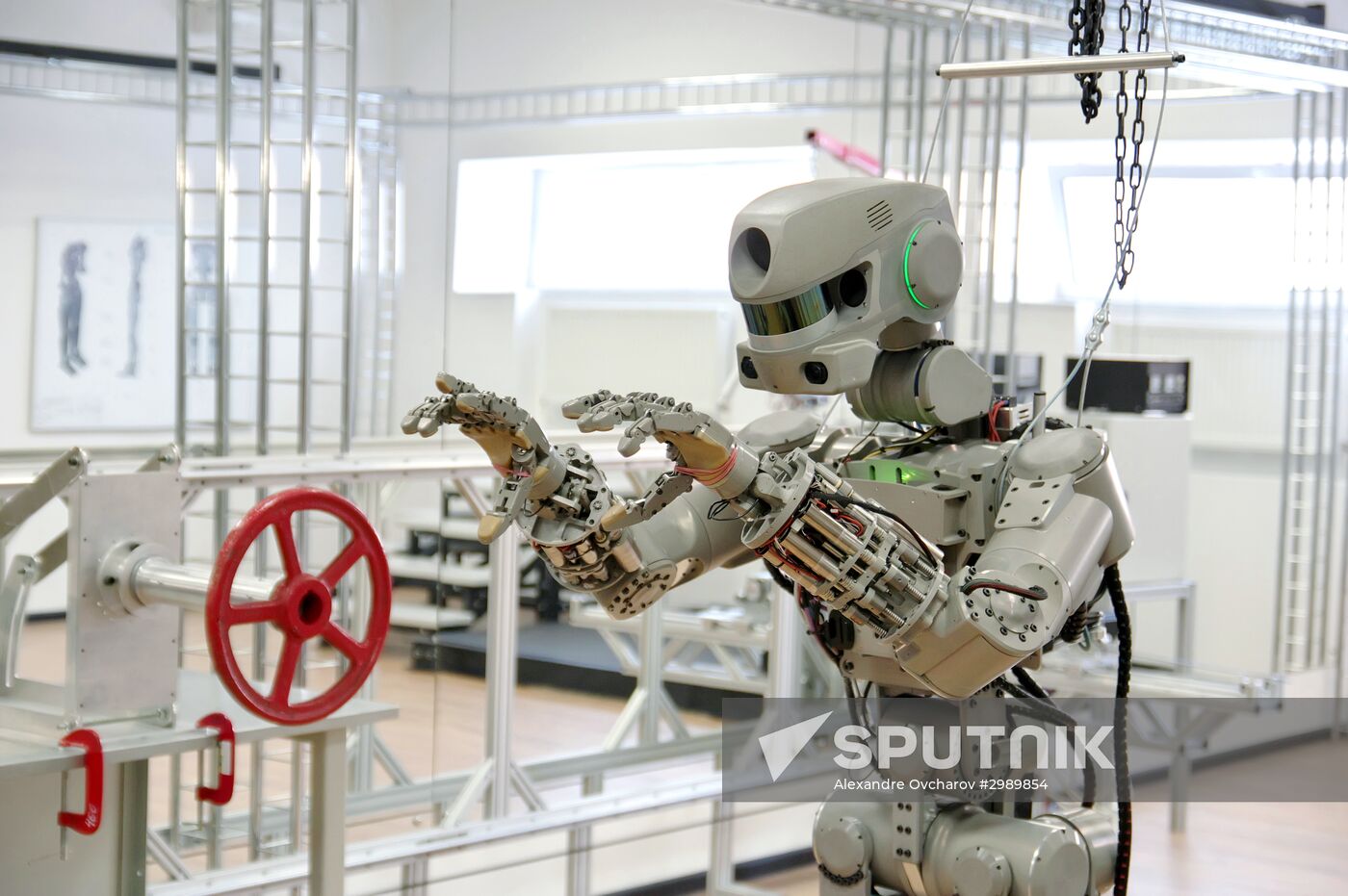 Testing FEDOR antropomorphic rescue robot