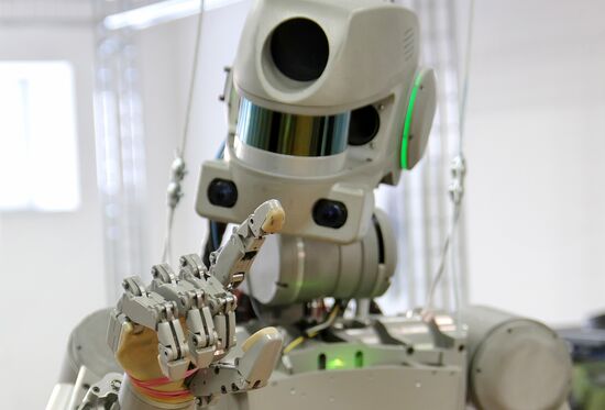 Testing FEDOR antropomorphic rescue robot
