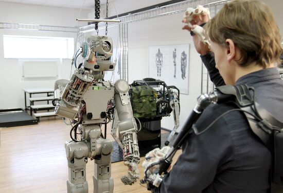 Testing FEDOR antropomorphic rescue robot