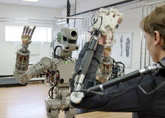 Testing FEDOR antropomorphic rescue robot