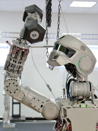 Testing FEDOR antropomorphic rescue robot
