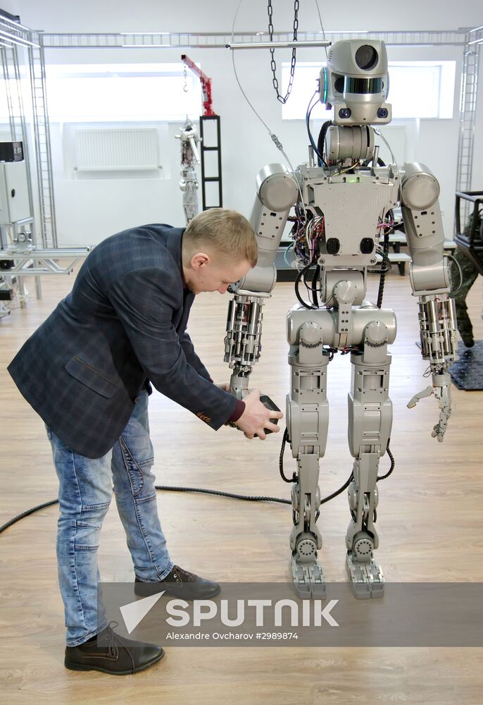 Testing FEDOR antropomorphic rescue robot