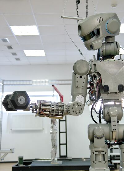 Testing FEDOR antropomorphic rescue robot