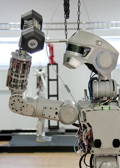 Testing FEDOR antropomorphic rescue robot