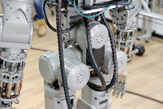Testing FEDOR antropomorphic rescue robot