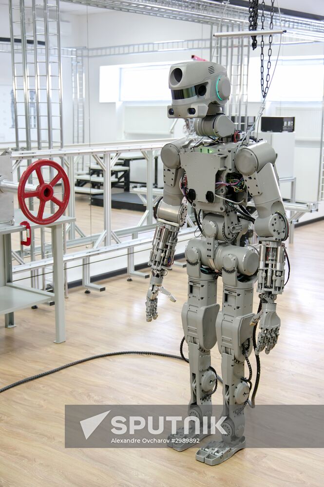 Testing FEDOR antropomorphic rescue robot