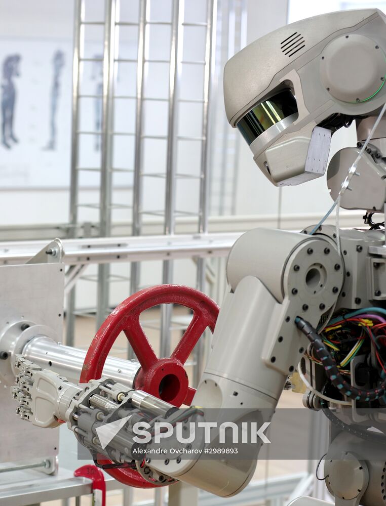 Testing FEDOR antropomorphic rescue robot
