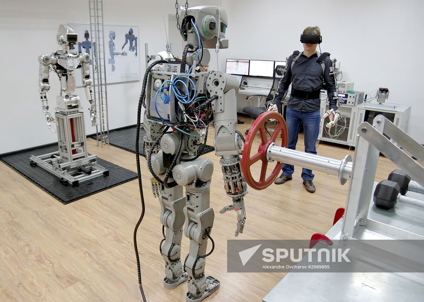 Testing FEDOR antropomorphic rescue robot