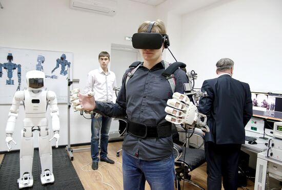 Testing FEDOR antropomorphic rescue robot