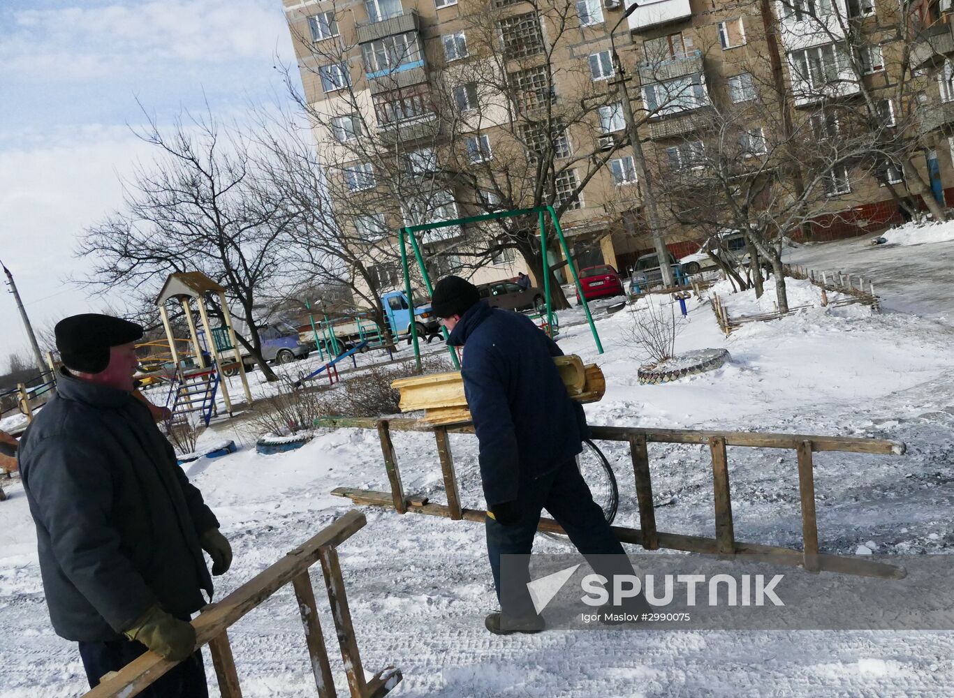 Aftermath of Donetsk district shelling