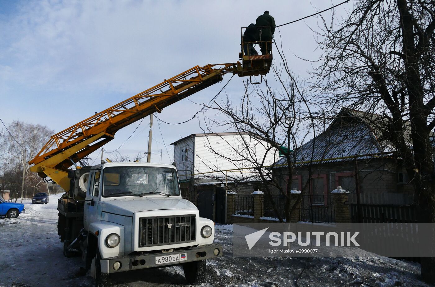Aftermath of Donetsk district shelling