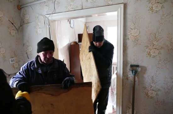 Aftermath of Donetsk district shelling