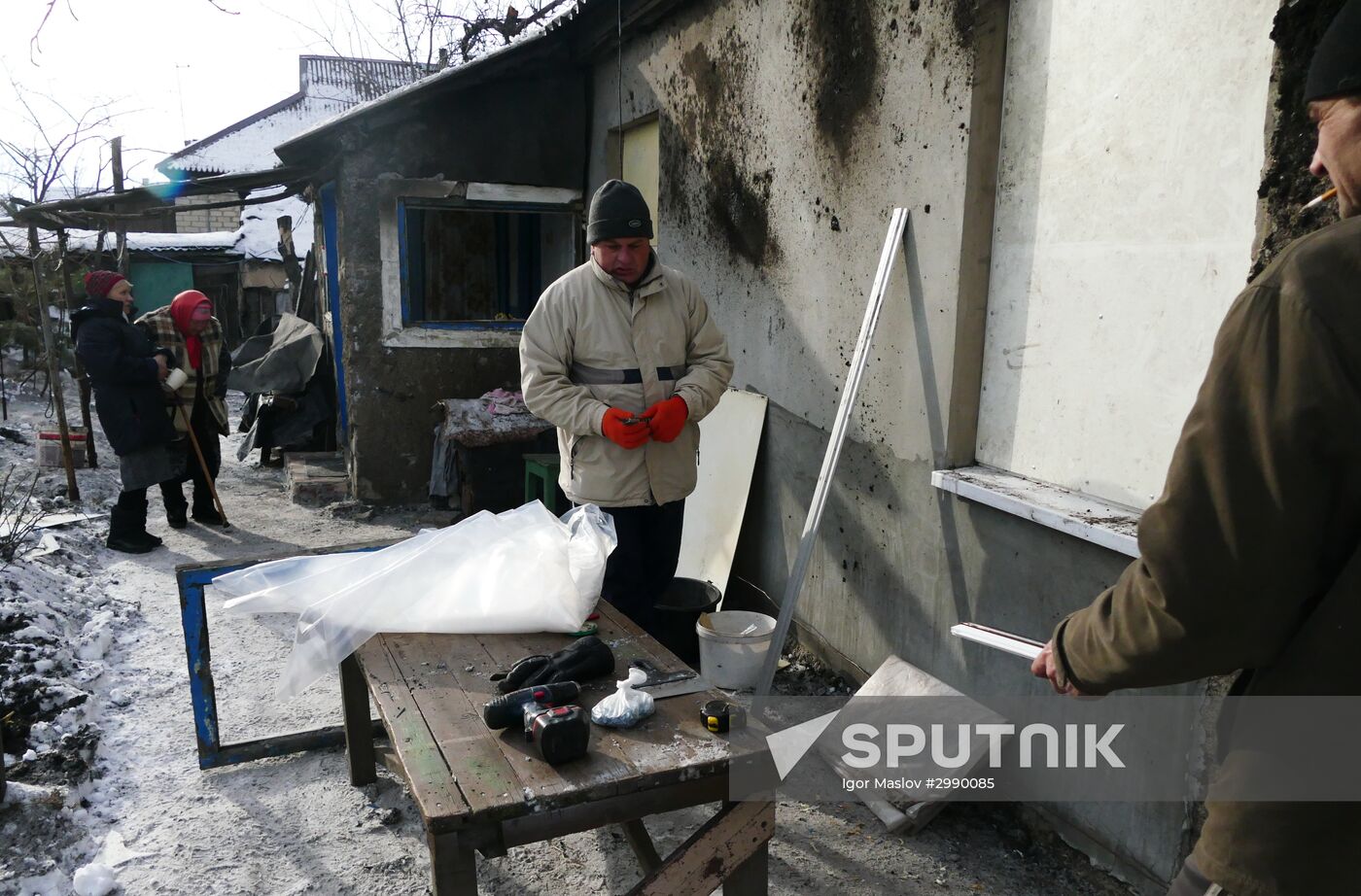 Aftermath of Donetsk district shelling