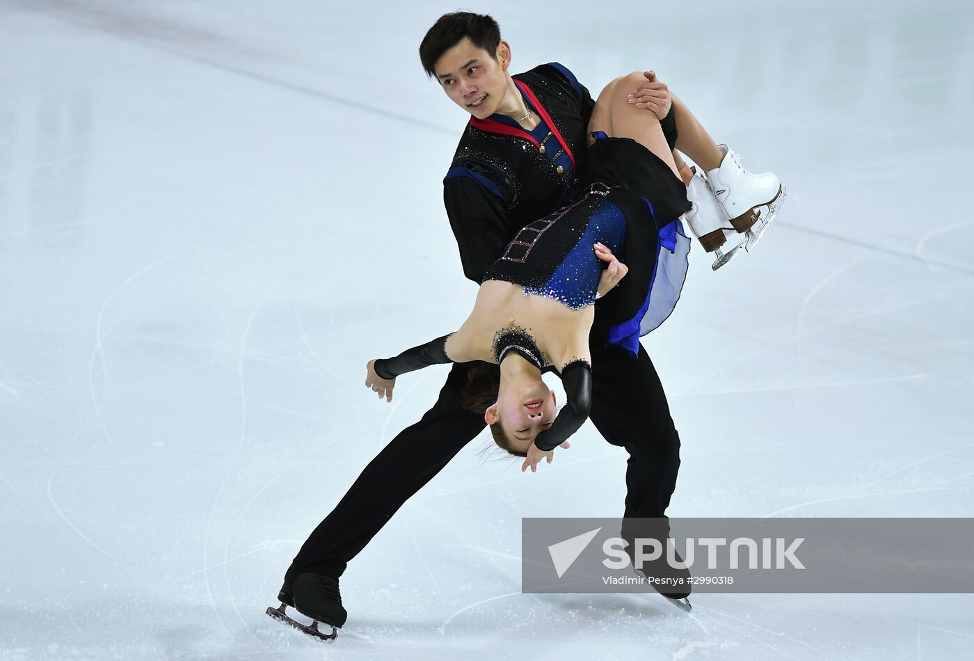 ISU Grand Prix of Figure Skating. Pairs. Short program