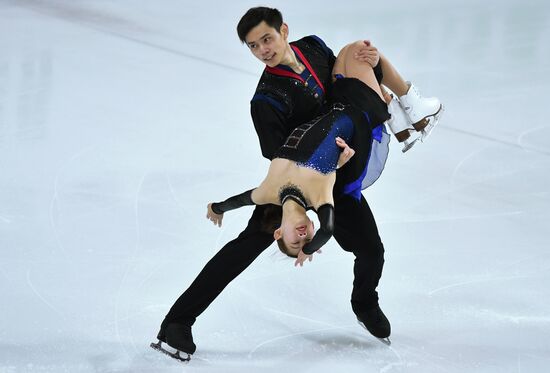 ISU Grand Prix of Figure Skating. Pairs. Short program