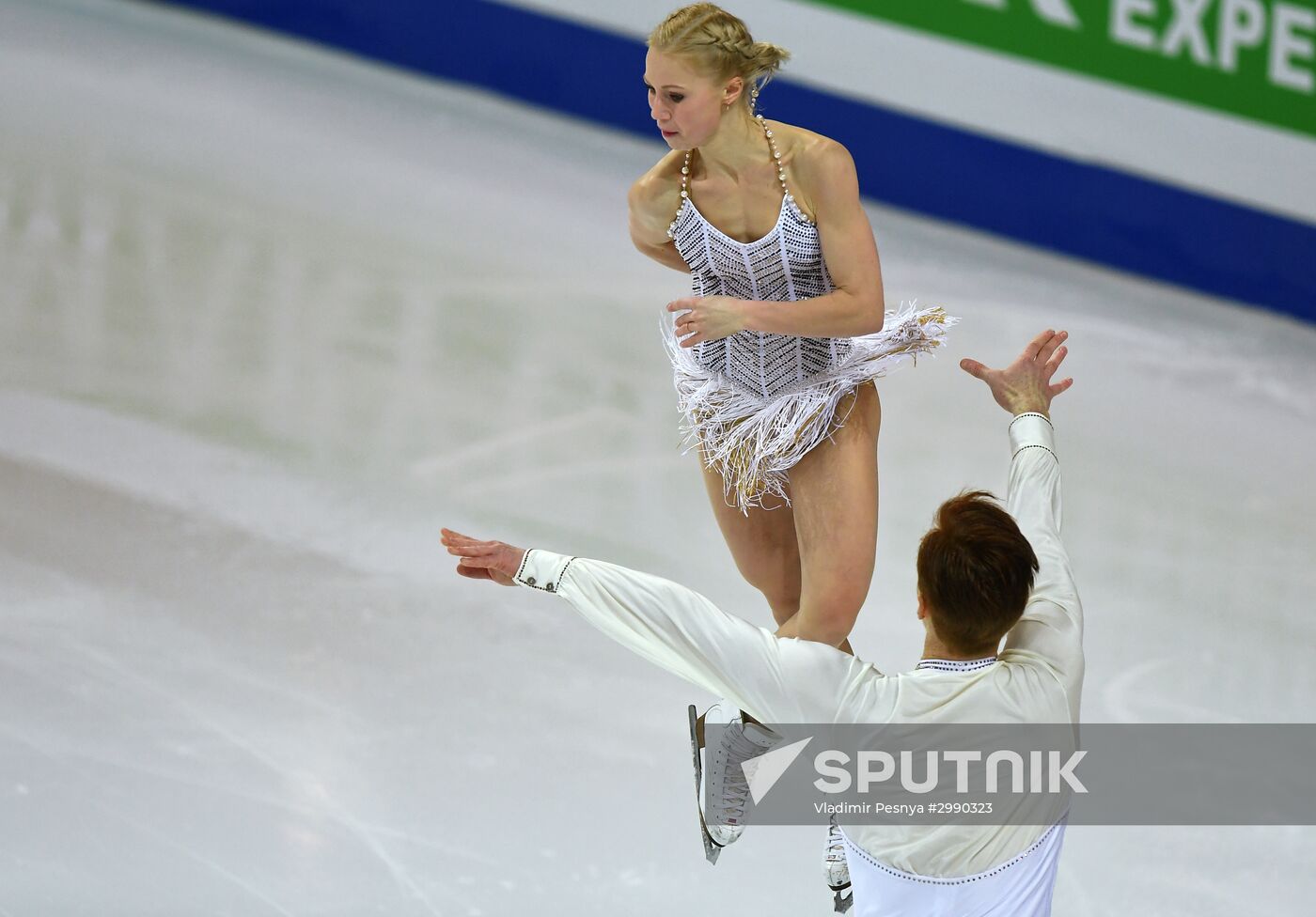 ISU Grand Prix of Figure Skating. Pairs. Short program