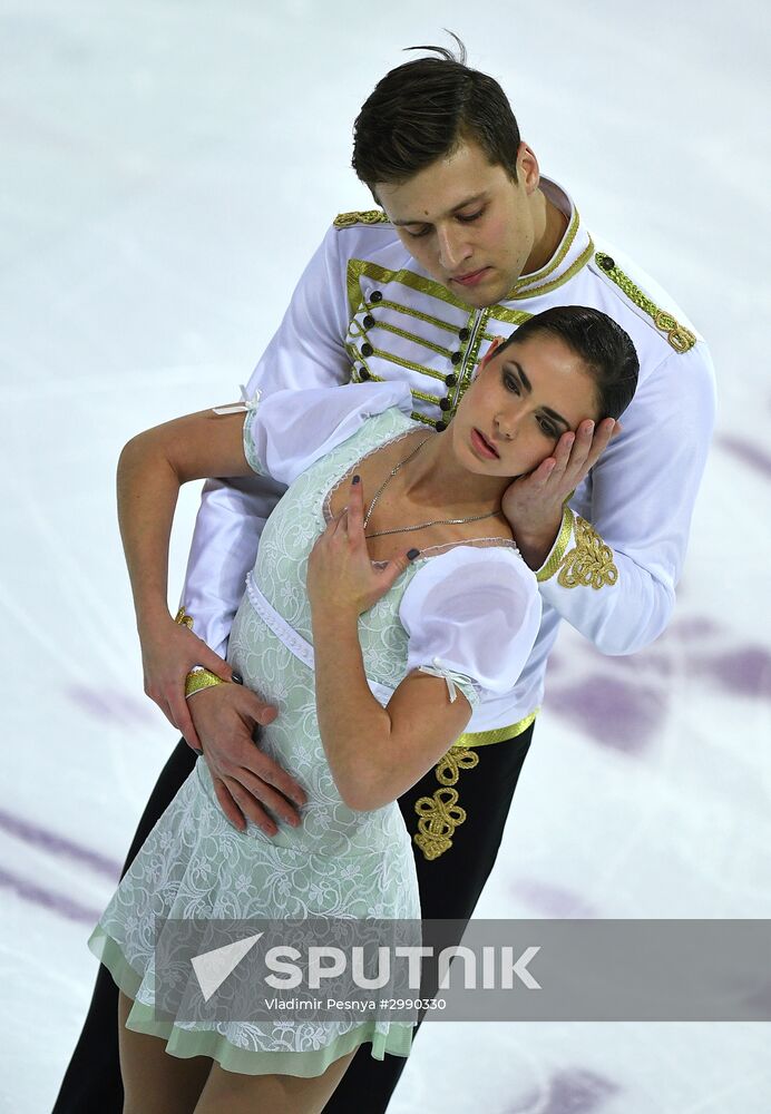 ISU Grand Prix of Figure Skating. Pairs. Short program