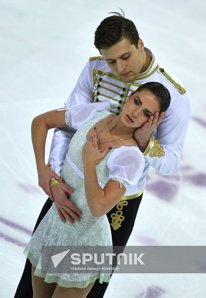 ISU Grand Prix of Figure Skating. Pairs. Short program